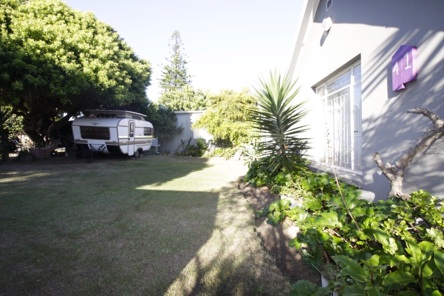 4 Bedroom Property for Sale in Paradise Beach Eastern Cape